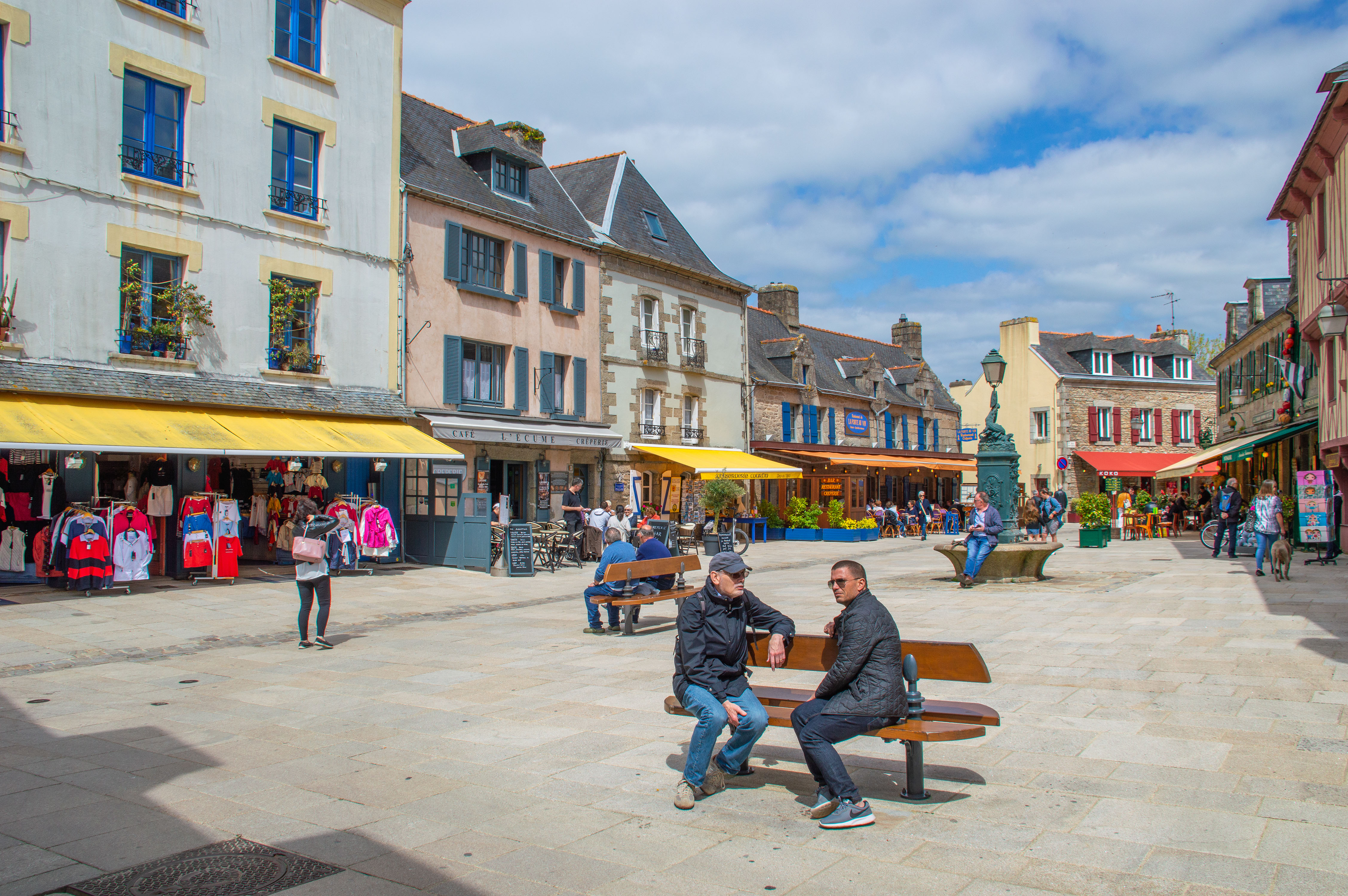 Ville_close_de_Concarneau_-_Rue_Vauban_D3200_04232018_639.jpg