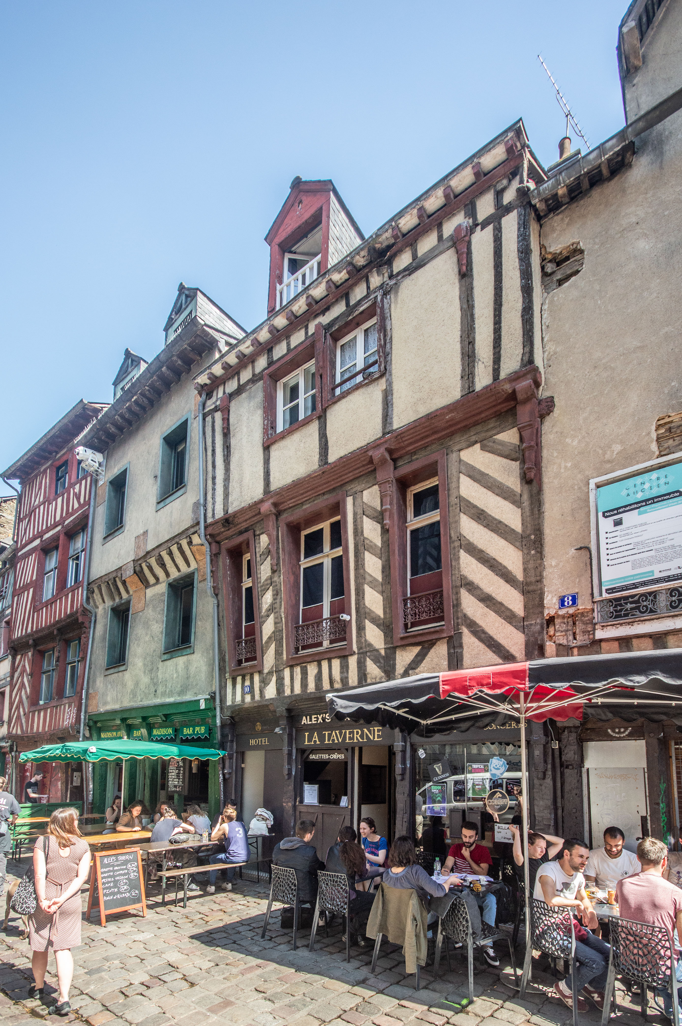 Rennes_Pl._Saint-Michel_D3200_04192018_747.jpg