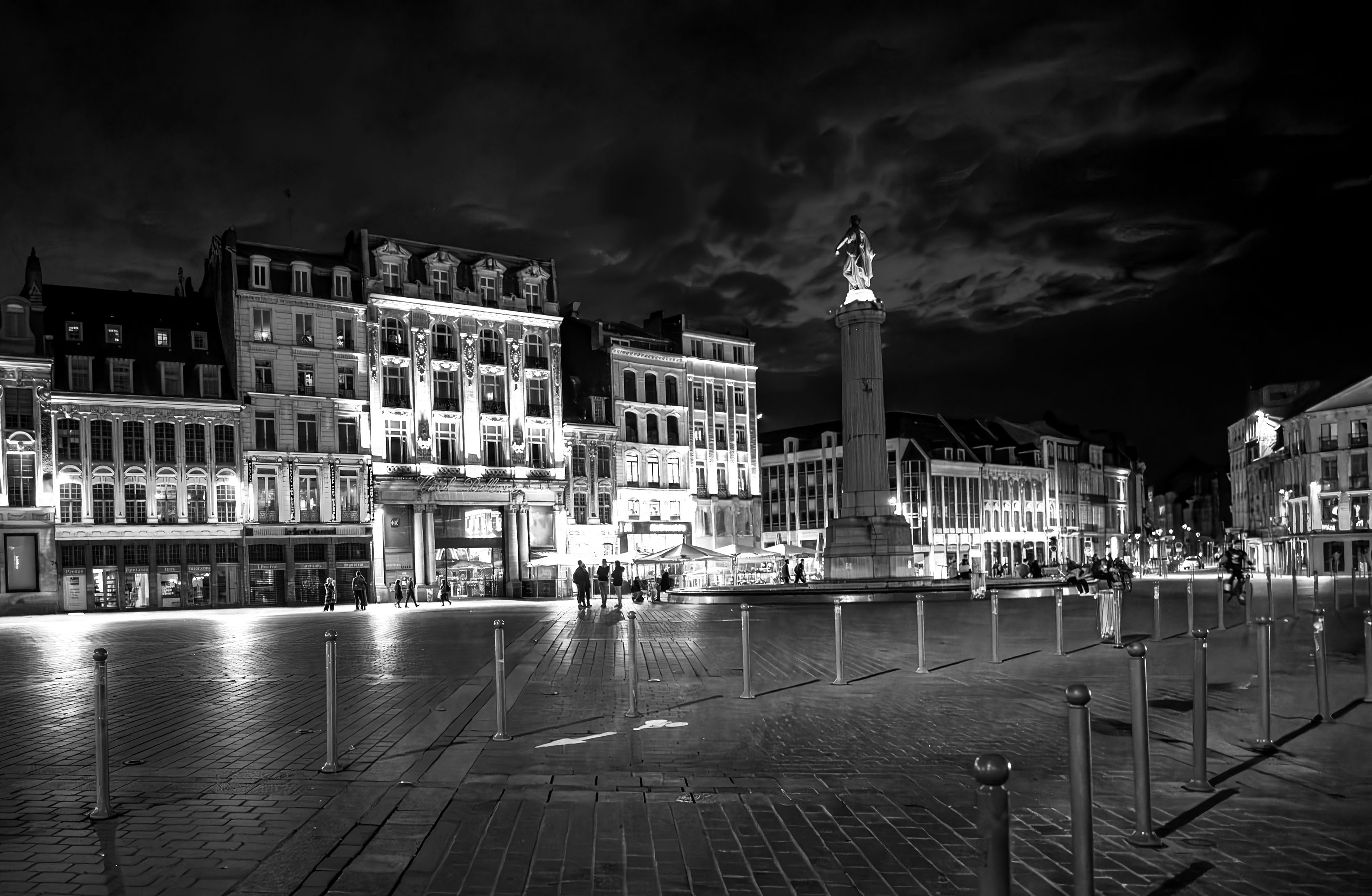 Grand_Place_780_2903-Enhanced-NR-BWIR.jpg