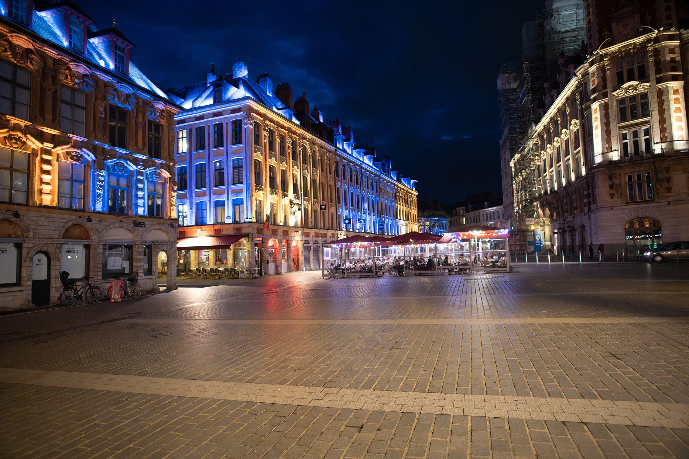 Place_du_Théâtre_780_2899-Enhanced-NR.jpg