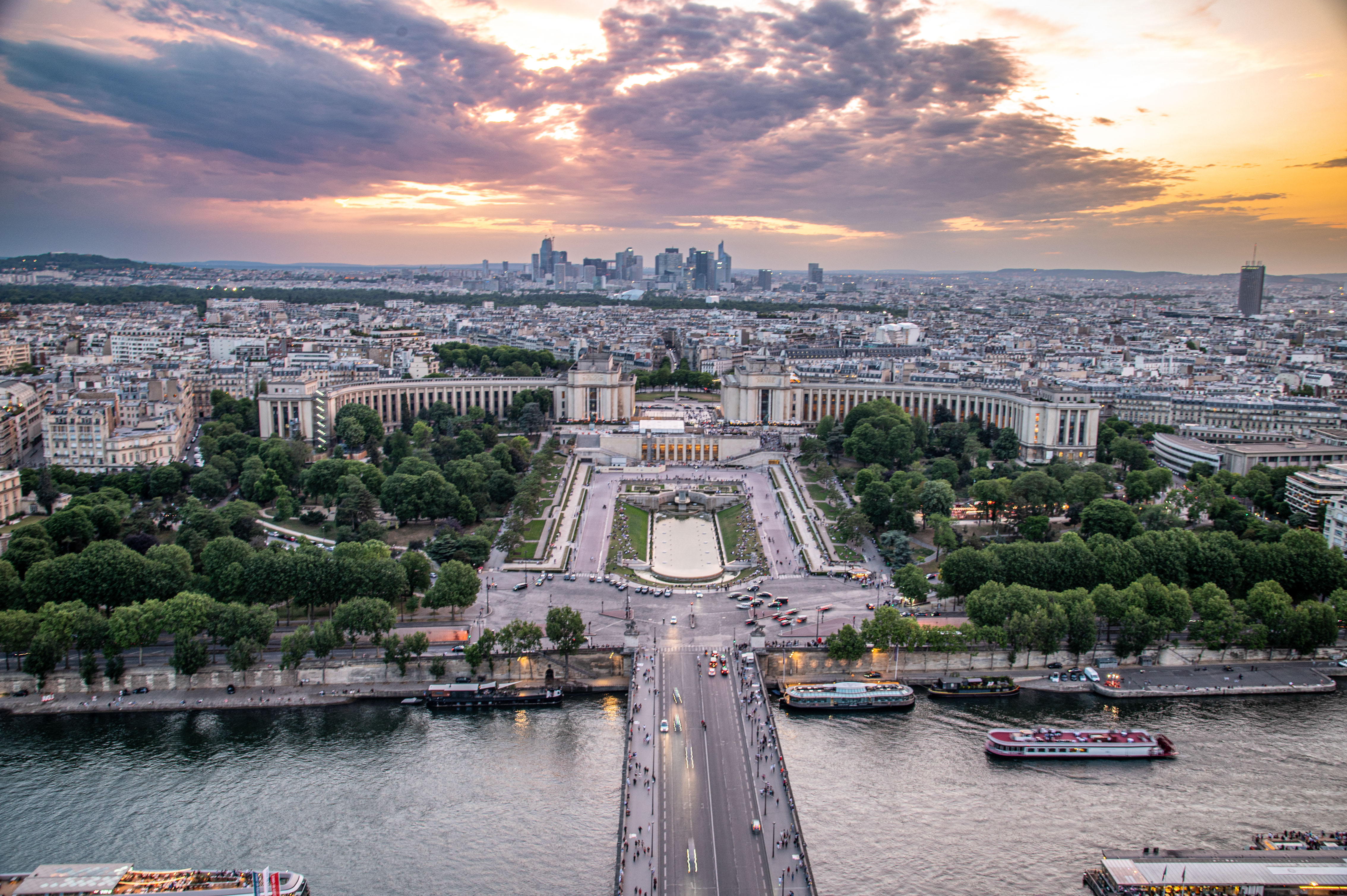 Eiffel_Tower_Jardins_du_Trocadéro_D780_05172022_700.jpg