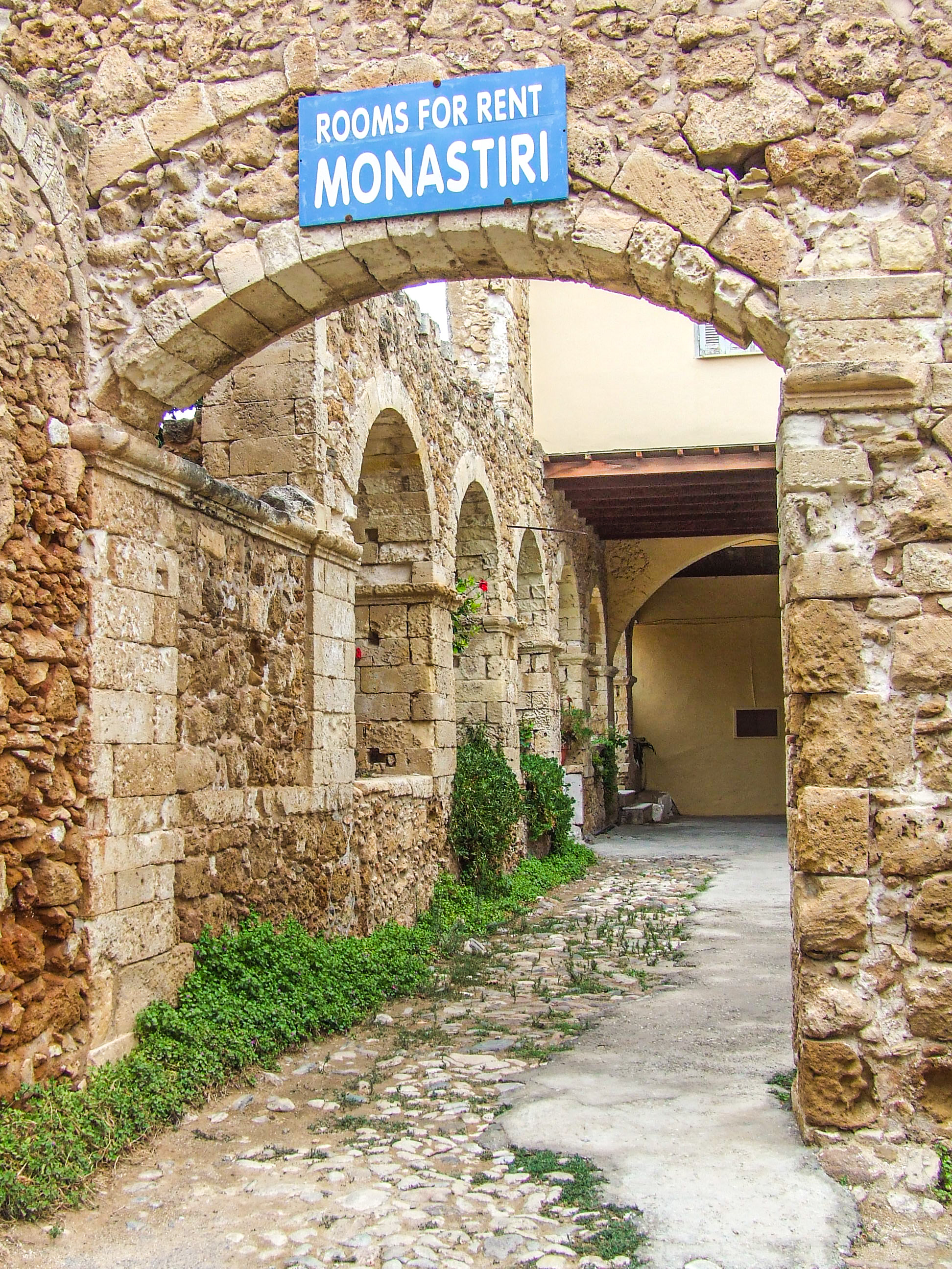 Monastiri