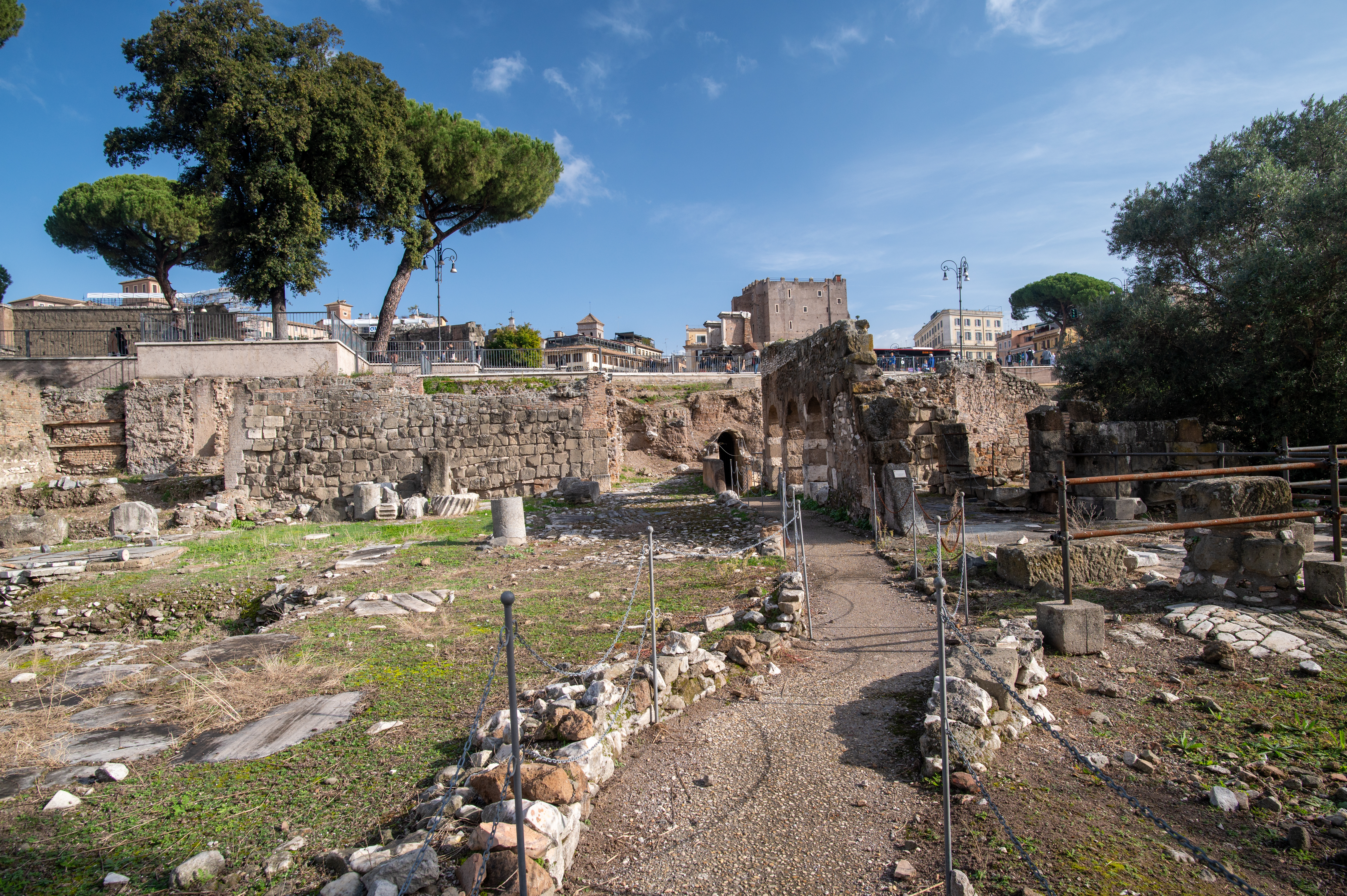 link to page AncientRomeForo2Imperiali.html