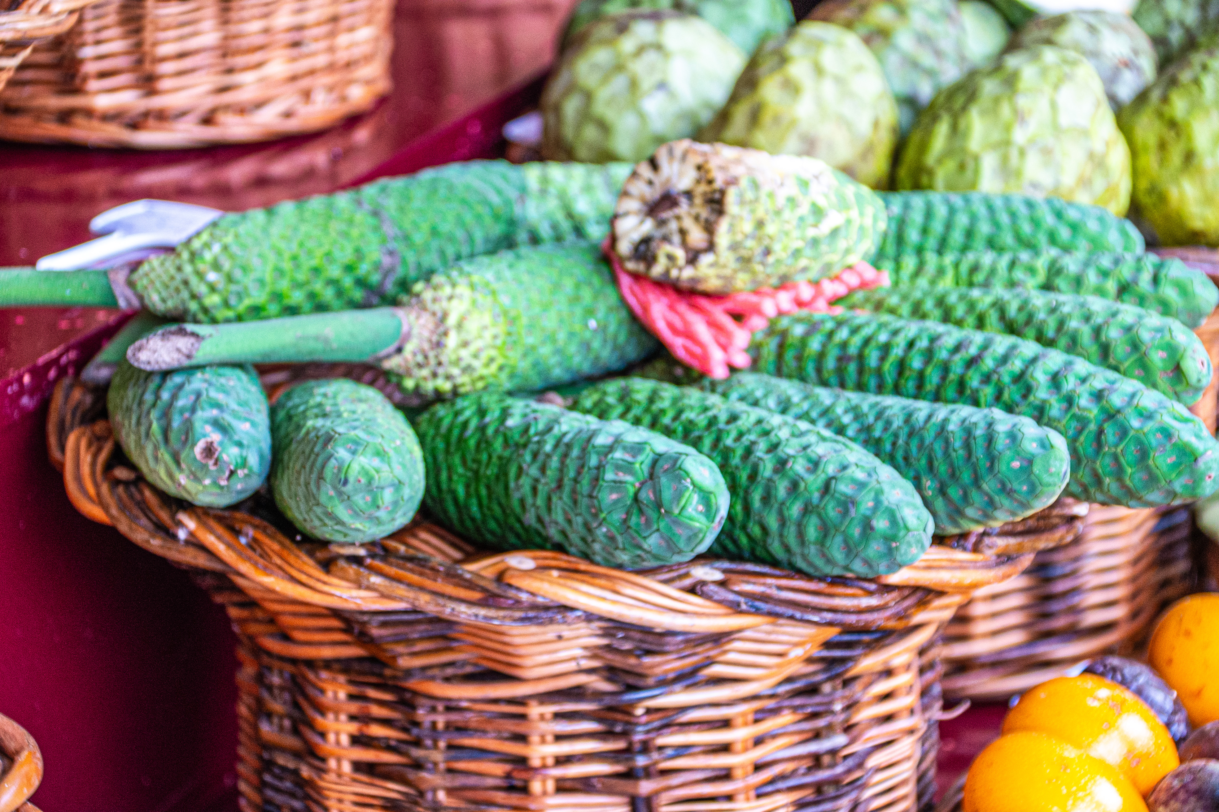 link to page Mercado dos Lavradores Fruit and Vegetable Market