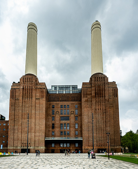 LondonAlongTheThames1